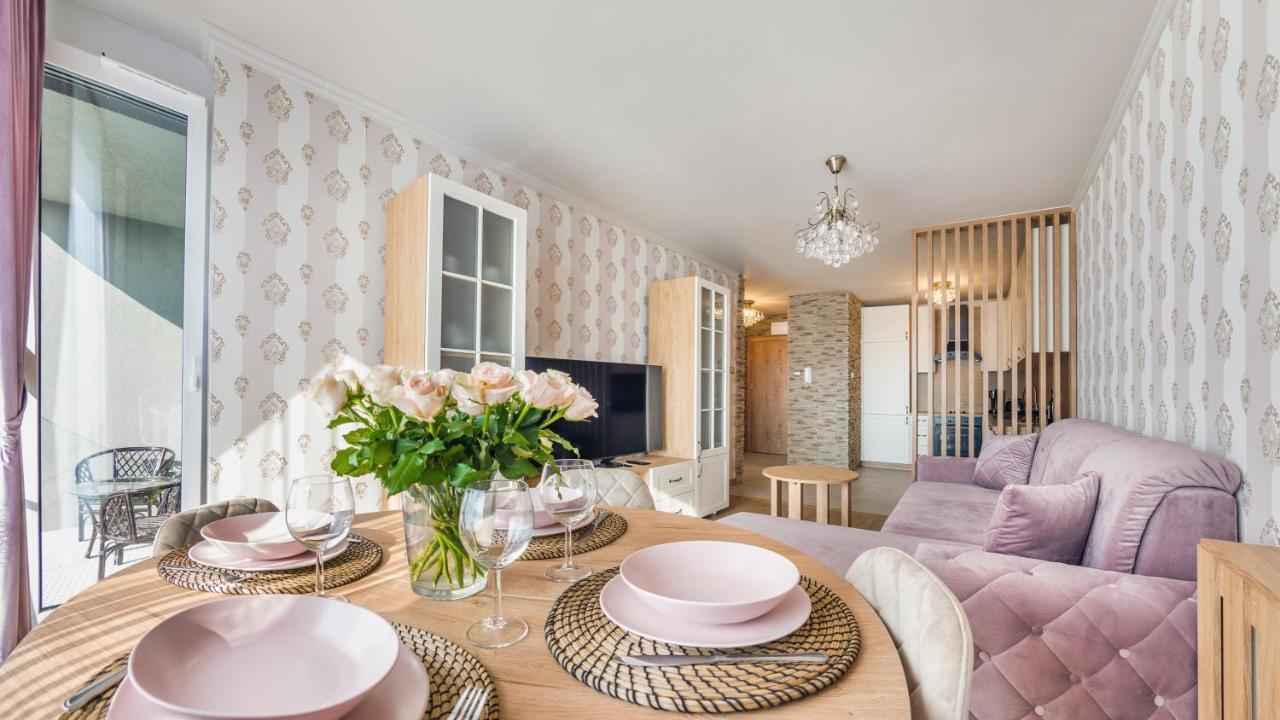 Apartament Z 1 Sypialnia Retro Deluxe 60 F Perlowa Przystan - Holiday City โควอบเซก ภายนอก รูปภาพ